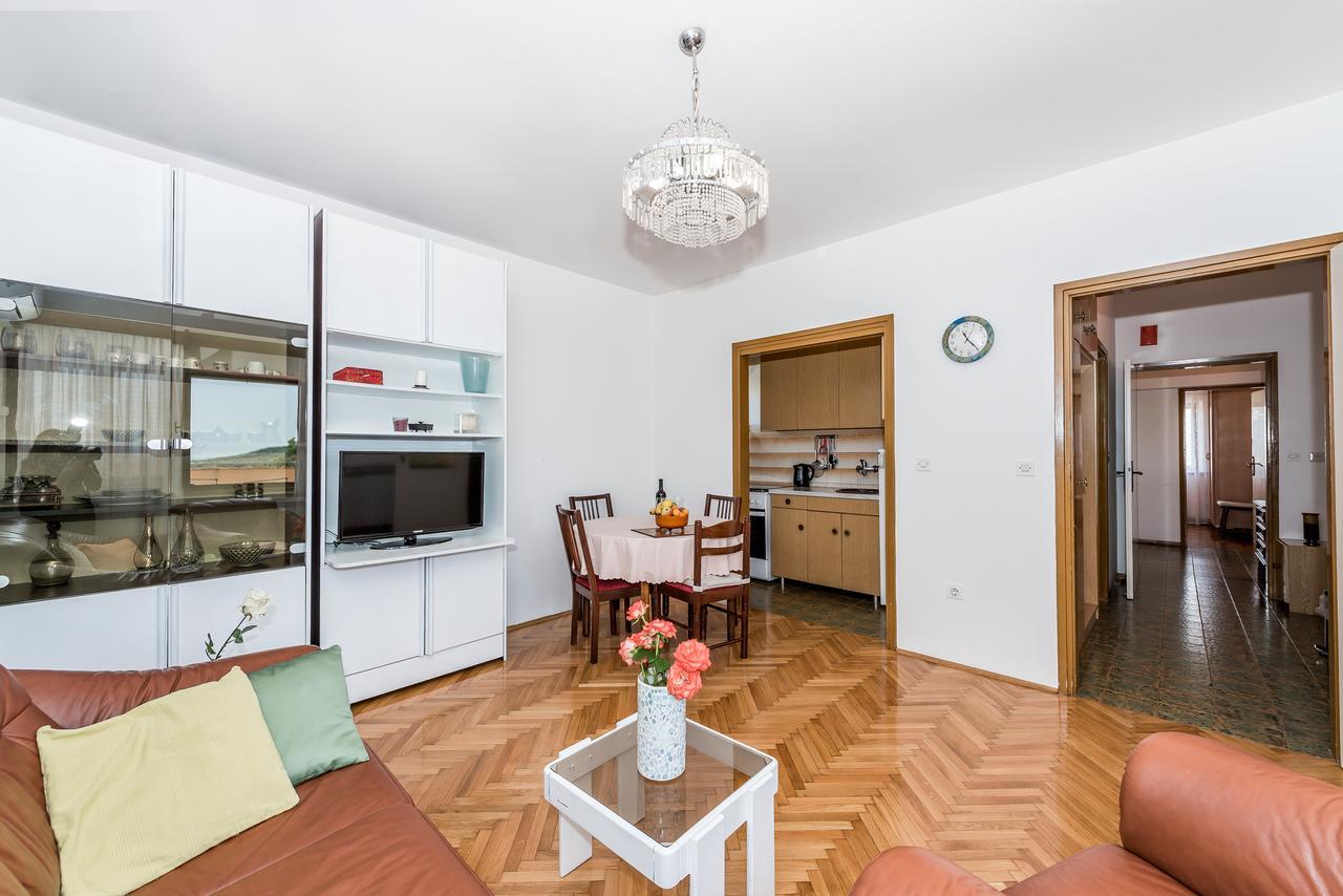 Apartment Promona Drniš Esterno foto