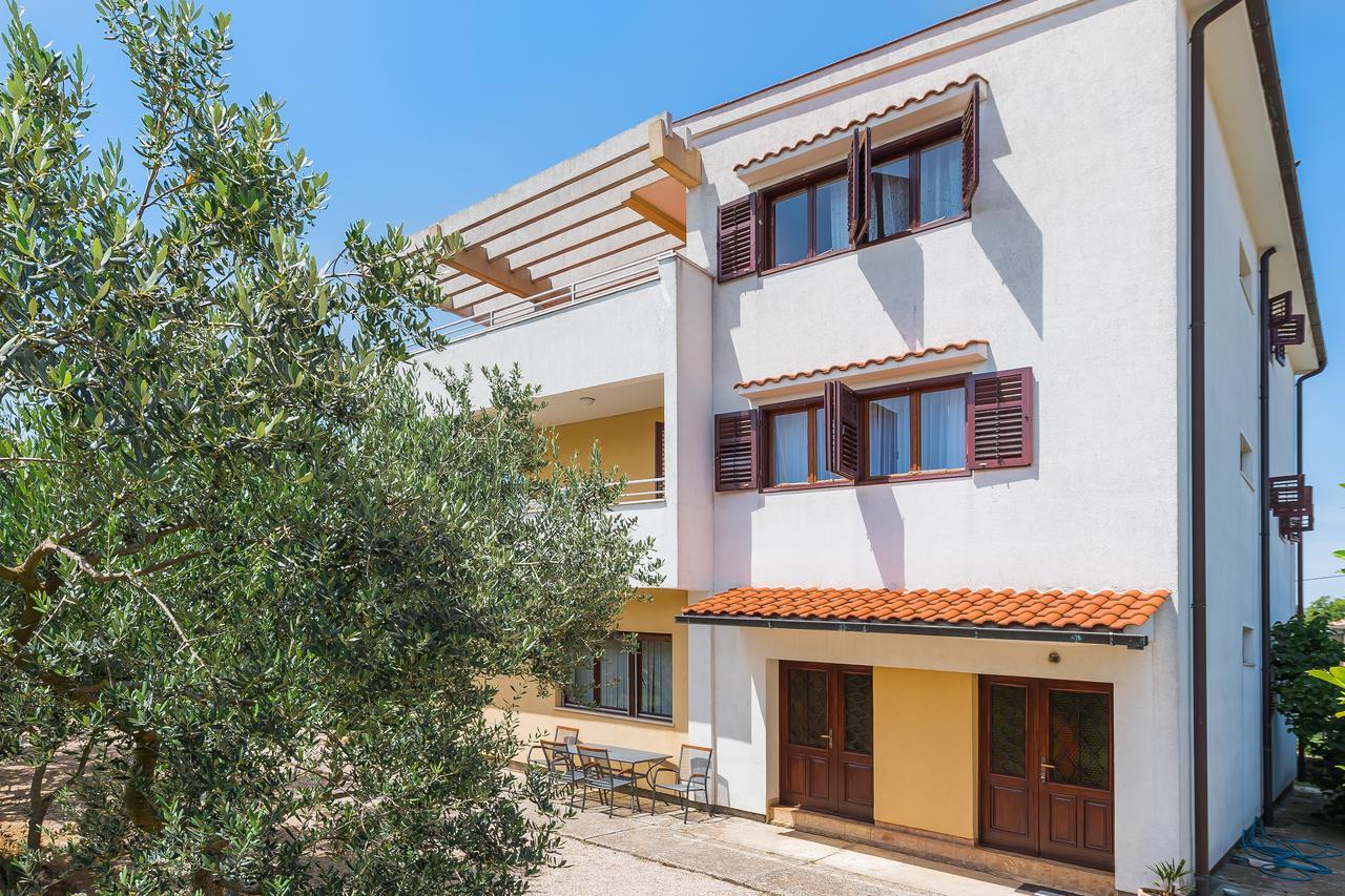 Apartment Promona Drniš Esterno foto