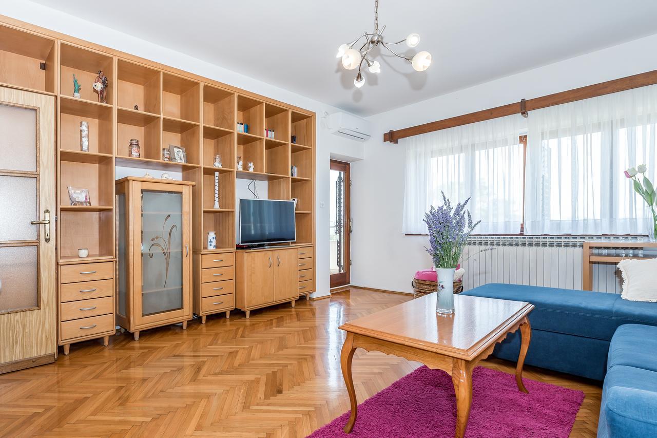 Apartment Promona Drniš Esterno foto