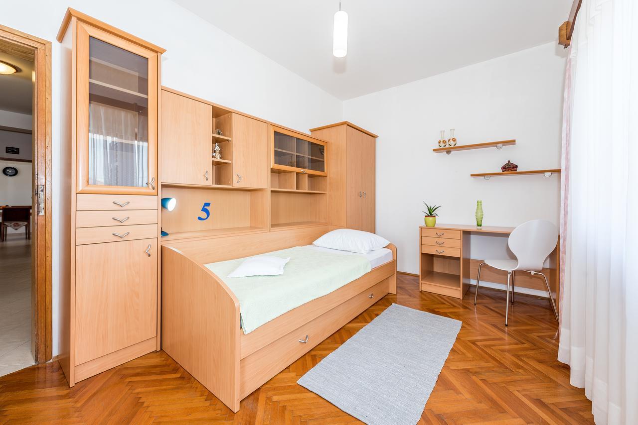 Apartment Promona Drniš Esterno foto