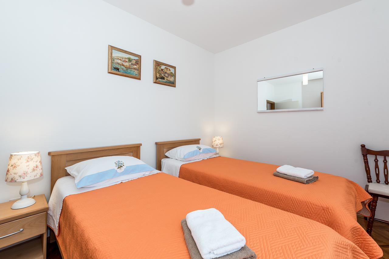 Apartment Promona Drniš Esterno foto
