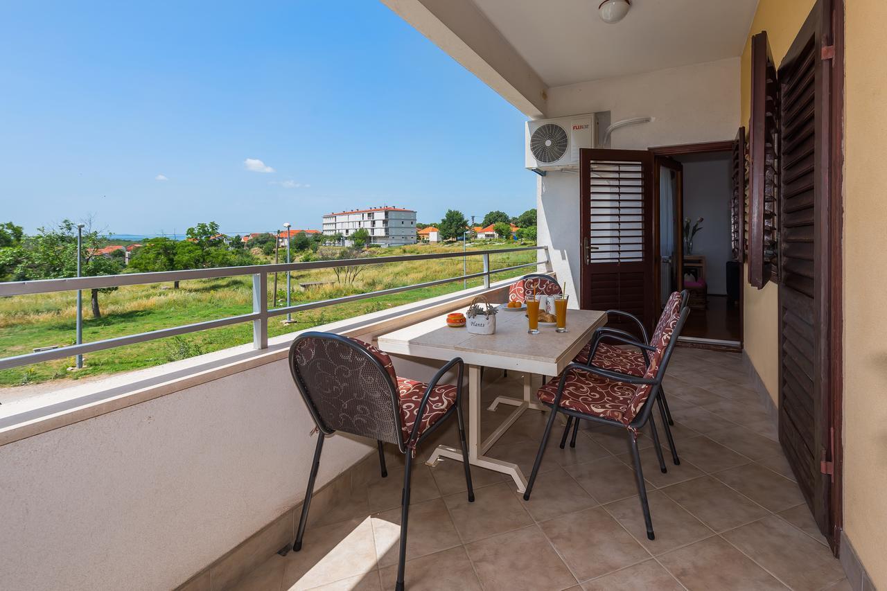 Apartment Promona Drniš Esterno foto